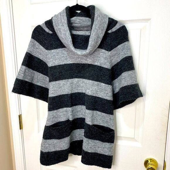 Fenn Wright Manson Sweaters - Fenn Wright Manson short sleeve grey striped turtleneck sweater with pockets